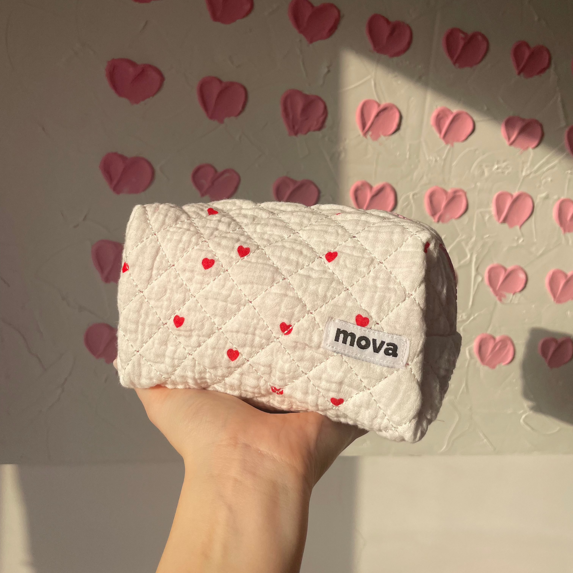 Hearts & Cream - Mova